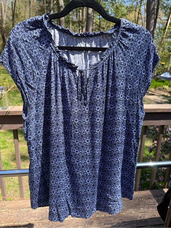 Kohl's Tops - Kohl's Navy Blue Geometric Tie-Neck Cap Sleeve Blouse